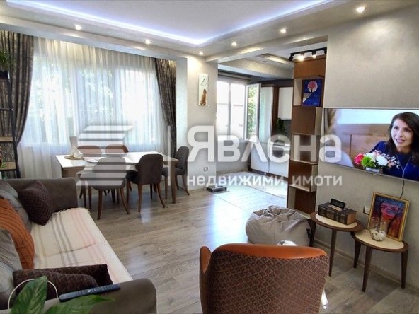Многостаен апартамент в Бургас, Център - 132 кв.м за 4167 €/кв.м - Снимка #1