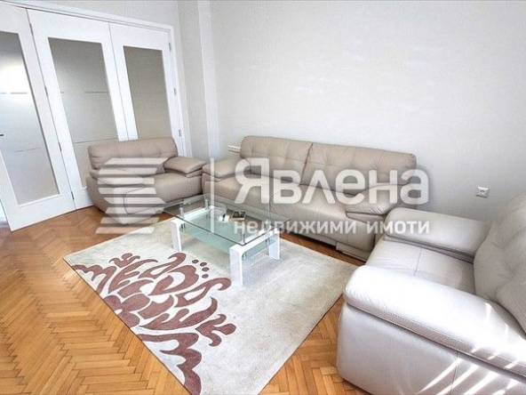 Дава се под наем Тристаен апартамент в София, Център - 120 кв.м за 1300 € - Снимка #1