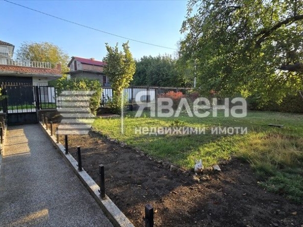 Къща в с. Долище, Област Варна - 200 кв.м за 1125 €/кв.м - Снимка #1