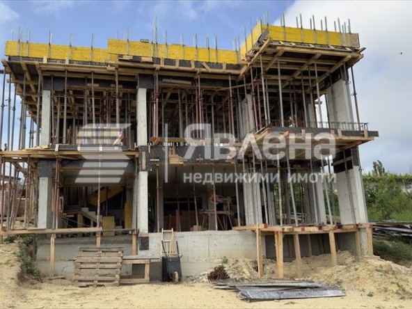 Къща в Варна, м-т Боровец - юг - 225 кв.м за 1196 €/кв.м - Снимка #1