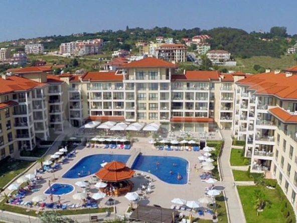 Двустаен апартамент в Бяла - 80 кв.м за 857 €/кв.м - Снимка #1