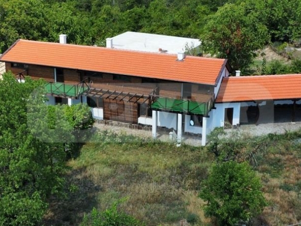 Къща в с. Осмар, Област Шумен - 226 кв.м за 554 €/кв.м - Снимка #1