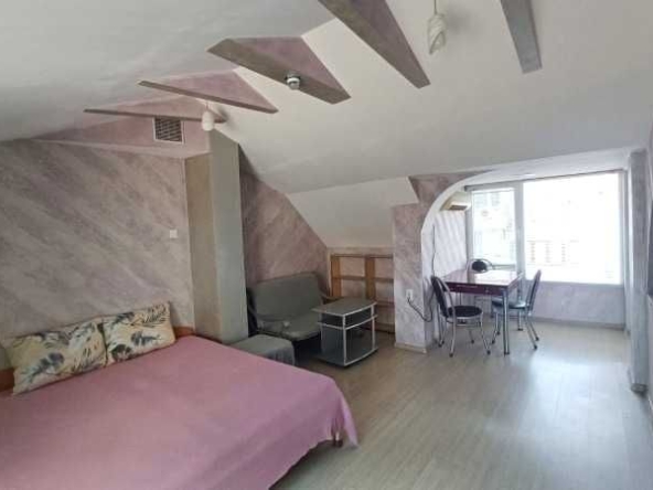 Дава се под наем Двустаен апартамент в Бургас, Лазур - 50 кв.м за 408 € - Снимка #1