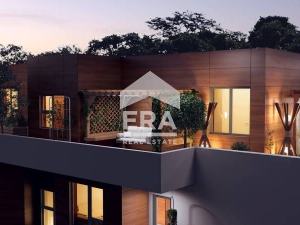 Четиристаен апартамент в Русе, Широк център - 141 кв.м за 1256 €/кв.м - Снимка #1