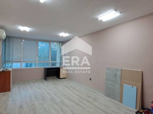 Дава се под наем Двустаен апартамент в Варна, Център - 57 кв.м за 435 € - Снимка #1