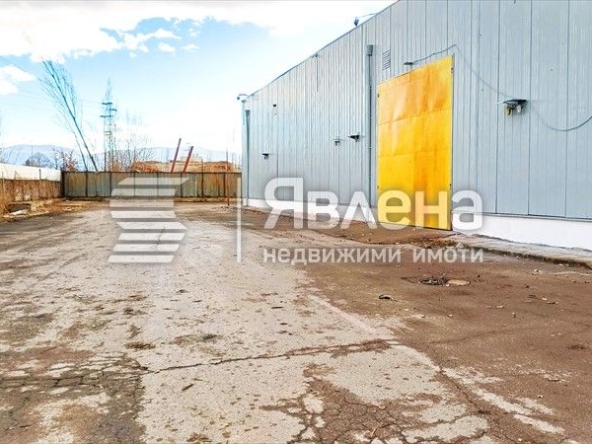 Дава се под наем Склад в с. Казичене, Област София-град - 3300 кв.м за 7000 € - Снимка #1