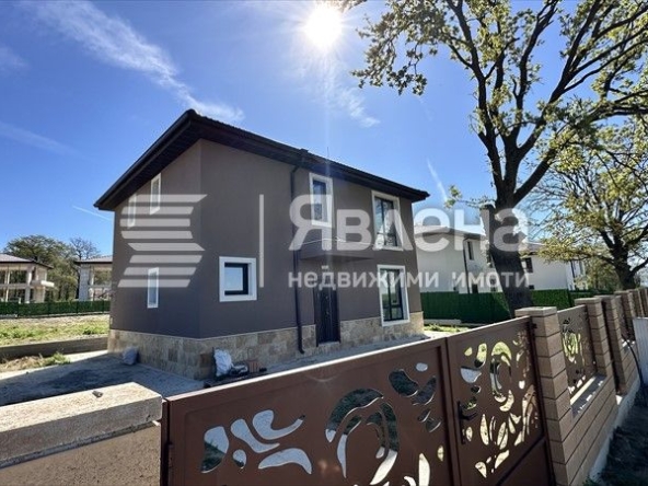 Къща в с. Приселци, Област Варна - 142 кв.м за 1424 €/кв.м - Снимка #1