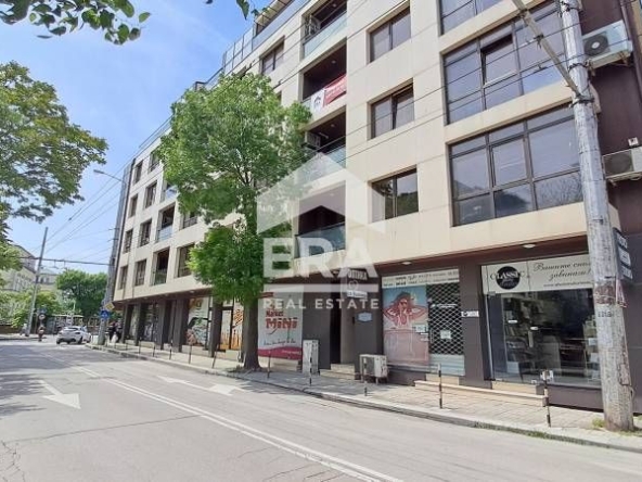 Двустаен апартамент в Варна, Център - 62 кв.м за 3049 €/кв.м - Снимка #1