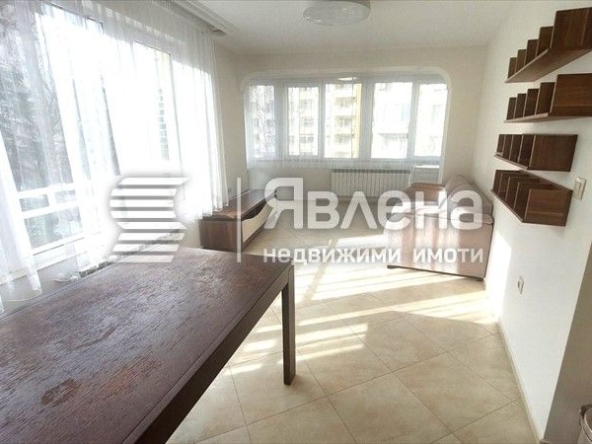 Дава се под наем Тристаен апартамент в София, Дианабад - 92 кв.м за 750 € - Снимка #1