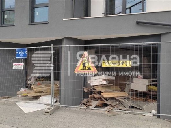 Гараж / Паркомясто в Бургас, Лазур - 18 кв.м за 1667 €/кв.м - Снимка #1