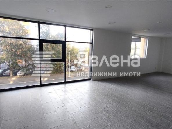 Дава се под наем Магазин в Бургас, Изгрев - 318 кв.м за 1900 € - Снимка #1