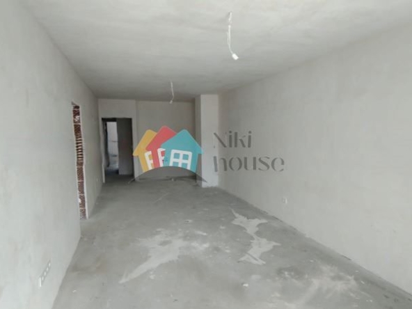 Тристаен апартамент в Варна, Аспарухово - 100 кв.м за 1320 €/кв.м - Снимка #1