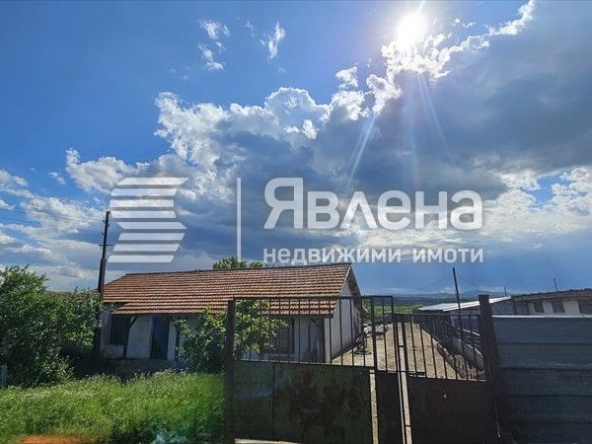 Промишлена сграда в с. Алдомировци, Област София-област - 6375 кв.м за 24 €/кв.м - Снимка #1