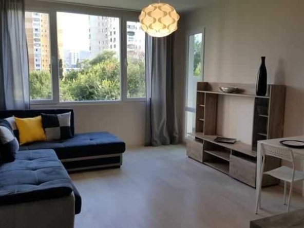 Дава се под наем Тристаен апартамент в София, Младост 4 - 95 кв.м за 510 € - Снимка #1