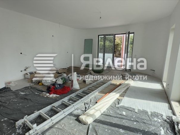 Тристаен апартамент в Варна, м-т Траката - 117 кв.м за 1949 €/кв.м - Снимка #1