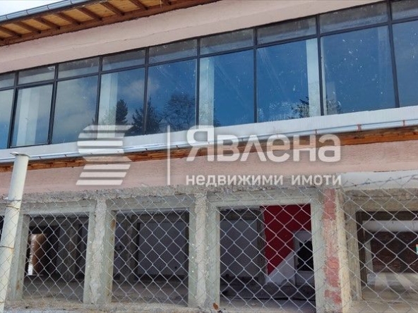 Магазин в с. Яна, Област София-град - 929 кв.м за 829 €/кв.м - Снимка #1