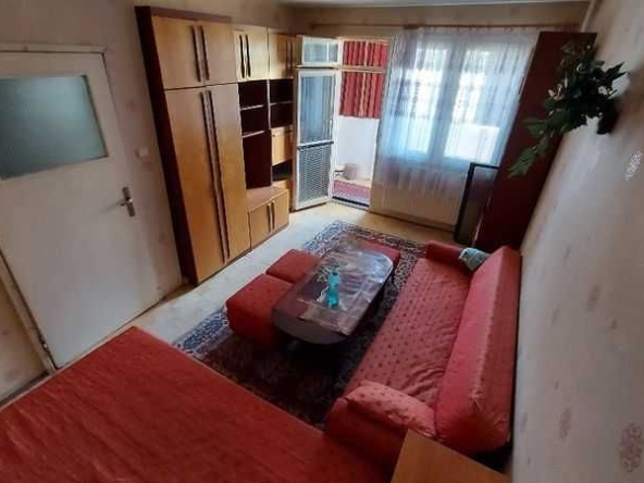 Дава се под наем Едностаен апартамент в Бургас, Изгрев - 42 кв.м за 125 € - Снимка #1