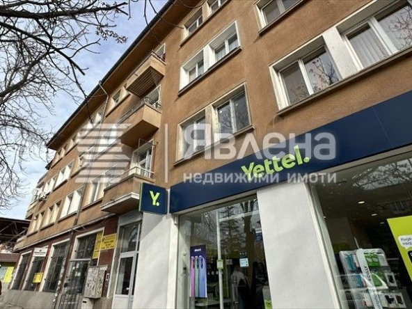 Тристаен апартамент в Перник, Изток - 82 кв.м за 1574 €/кв.м - Снимка #1