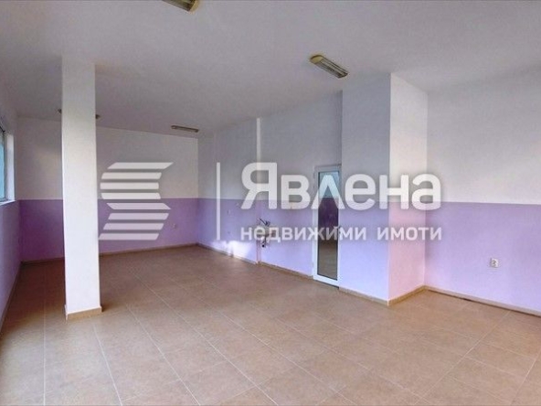 Дава се под наем Магазин в Поморие - 54 кв.м за 260 € - Снимка #1