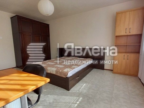 Дава се под наем Тристаен апартамент в Царево - 93 кв.м за 350 € - Снимка #1