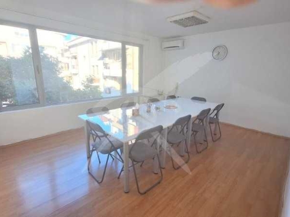 Офис в Бургас, Център - 56 кв.м за 845 €/кв.м - Снимка #1