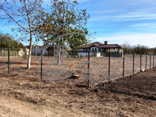 Парцел в с. Крапец, Област Добрич - 689 кв.м за 51 €/кв.м - Снимка #1