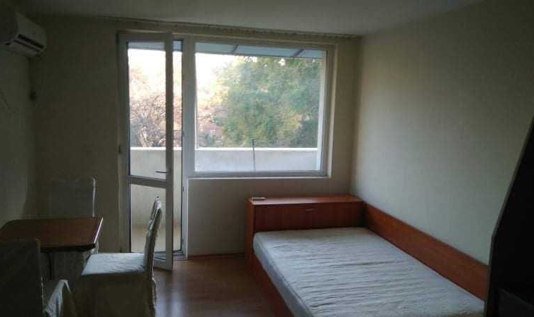 Дава се под наем Едностаен апартамент в Пловдив, Център - 38 кв.м за 175 € - Снимка #1