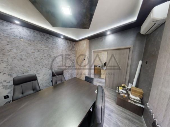 Тристаен апартамент в София, Център - 84 кв.м за 3810 €/кв.м - Снимка #1