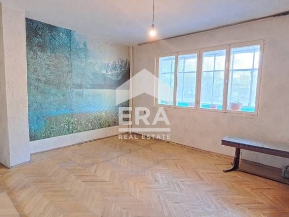 Двустаен апартамент в Варна, Център - 50 кв.м за 2140 €/кв.м - Снимка #1