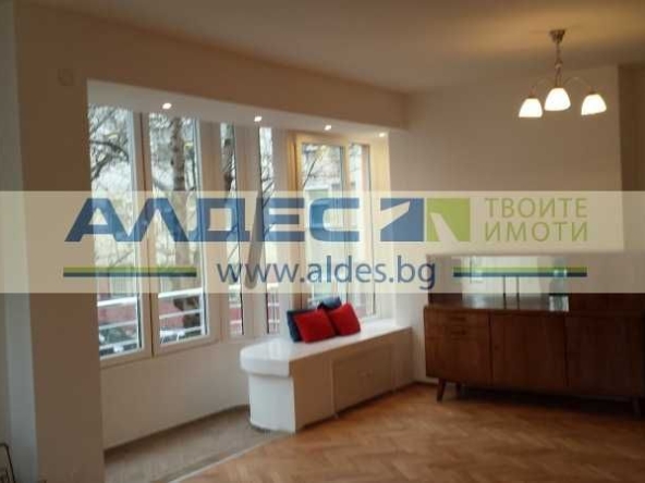 Тристаен апартамент в София, Медицинска академия - 135 кв.м за 3889 €/кв.м - Снимка #1