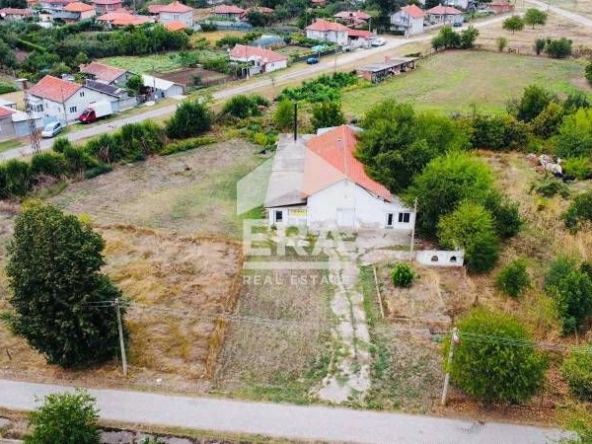 Промишлена сграда в с. Бъзън, Област Русе - 301 кв.м за 200 €/кв.м - Снимка #1