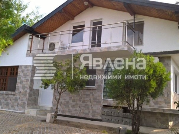 Дава се под наем Къща в Варна, Бриз - 225 кв.м за 1500 € - Снимка #1