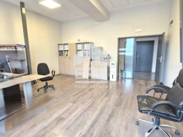 Дава се под наем Офис в Варна, Победа - 48 кв.м за 405 € - Снимка #1