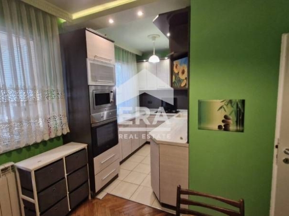 Четиристаен апартамент в Варна, Младост 1 - 96 кв.м за 6 €/кв.м - Снимка #1