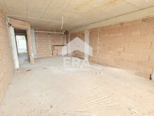 Четиристаен апартамент в Варна, м-т Св. Никола - 158 кв.м за 2108 €/кв.м - Снимка #1