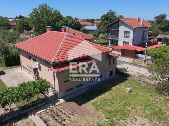 Къща в с. Щръклево, Област Русе - 273 кв.м за 605 €/кв.м - Снимка #1