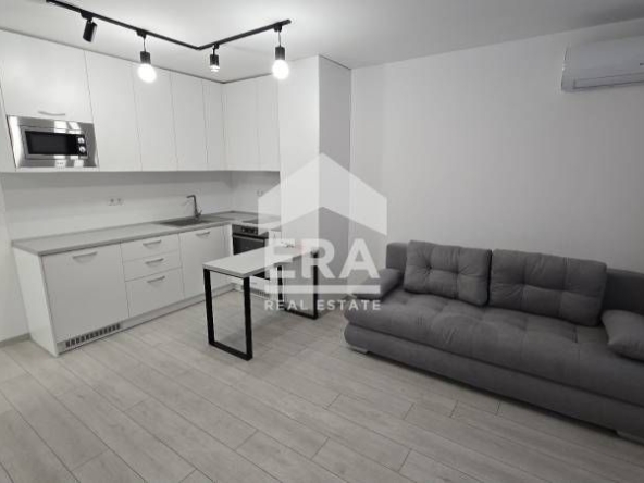 Едностаен апартамент в Варна, Бриз - 63 кв.м за 1985 €/кв.м - Снимка #1