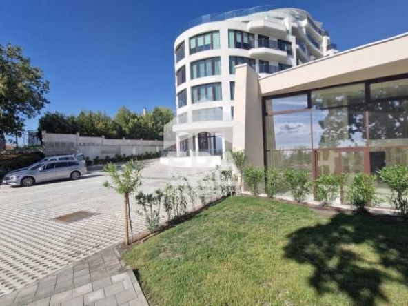 Четиристаен апартамент в Варна, Чайка - 195 кв.м за 2111 €/кв.м - Снимка #1