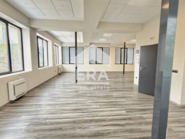 Дава се под наем Офис в Варна, Победа - 126 кв.м за 1060 € - Снимка #1