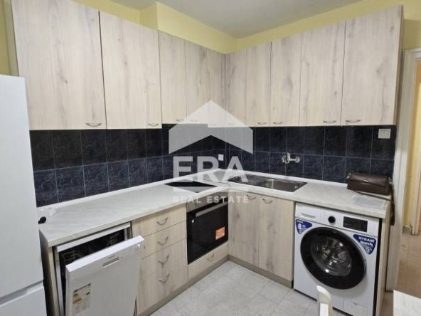 Дава се под наем Тристаен апартамент в София, Център - 82 кв.м за 887.4 € - Снимка #1