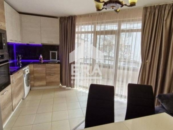 Дава се под наем Двустаен апартамент в Варна, Колхозен пазар - 65 кв.м за 448.8 € - Снимка #1