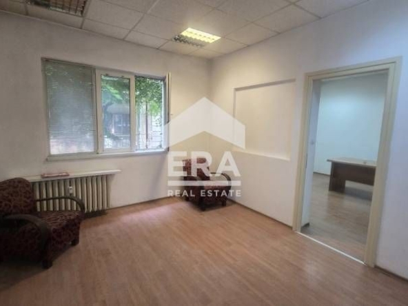 Тристаен апартамент в София, Център - 76 кв.м за 1738 €/кв.м - Снимка #1