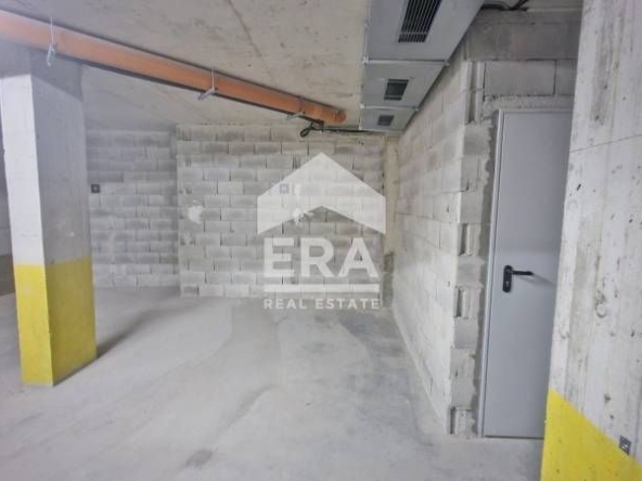 Дава се под наем Гараж / Паркомясто в Варна, Левски - 12 кв.м за 69.36 € - Снимка #1