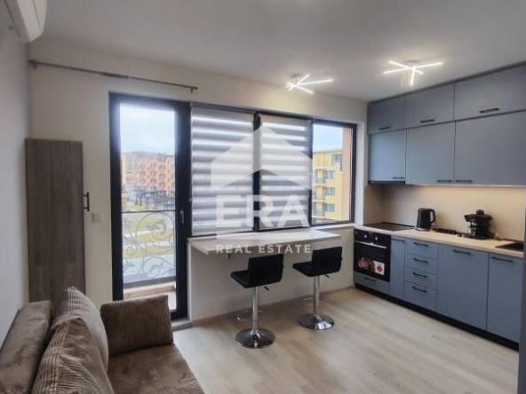 Дава се под наем Двустаен апартамент в к.к. Св.Св. Константин и Елена - 56 кв.м за 598.23 € - Снимка #1