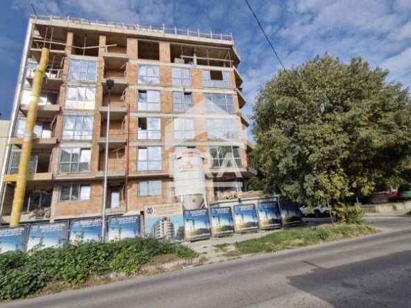 Двустаен апартамент в Варна, Погреби - 52 кв.м за 1597 €/кв.м - Снимка #1