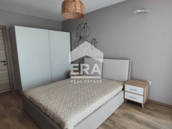 Дава се под наем Двустаен апартамент в к.к. Св.Св. Константин и Елена - 67 кв.м за 850 € - Снимка #1