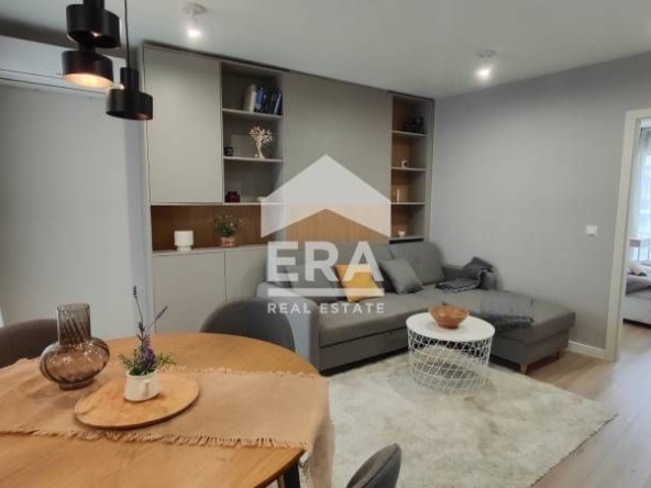 Тристаен апартамент в Варна, Спортна зала - 95 кв.м за 10 €/кв.м - Снимка #1