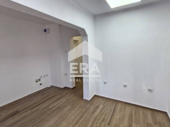 Дава се под наем Магазин в Варна, ВИНС - 50 кв.м за 2500 € - Снимка #1