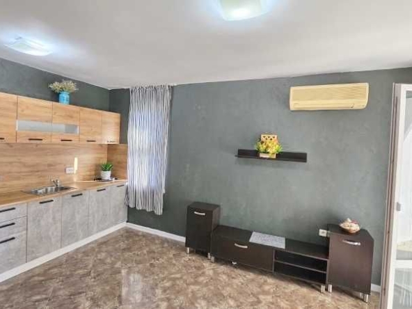 Двустаен апартамент в к.к. Слънчев бряг - 60 кв.м за 892 €/кв.м - Снимка #1