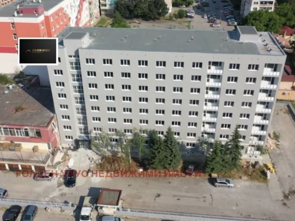 Двустаен апартамент в Перник, Изток - 61 кв.м за 880 €/кв.м - Снимка #1